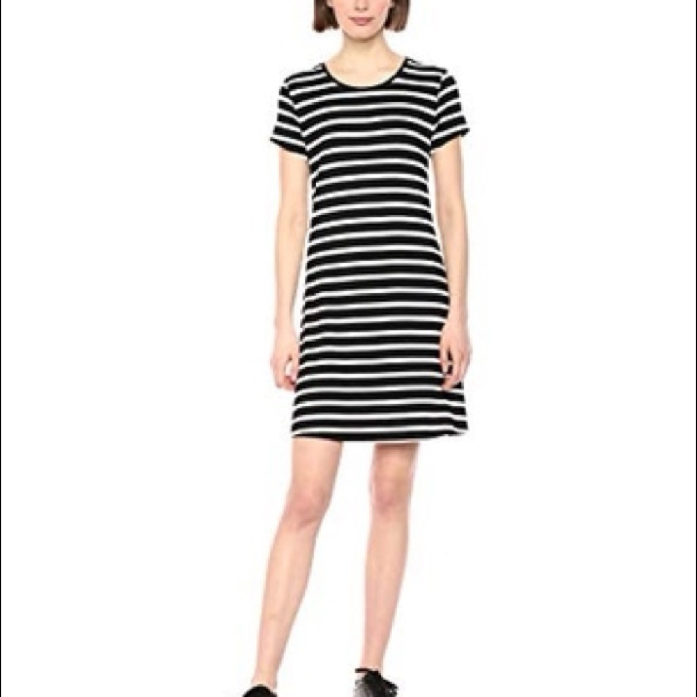 Amazon Essentials Short Sleeve Scoopneck Dress